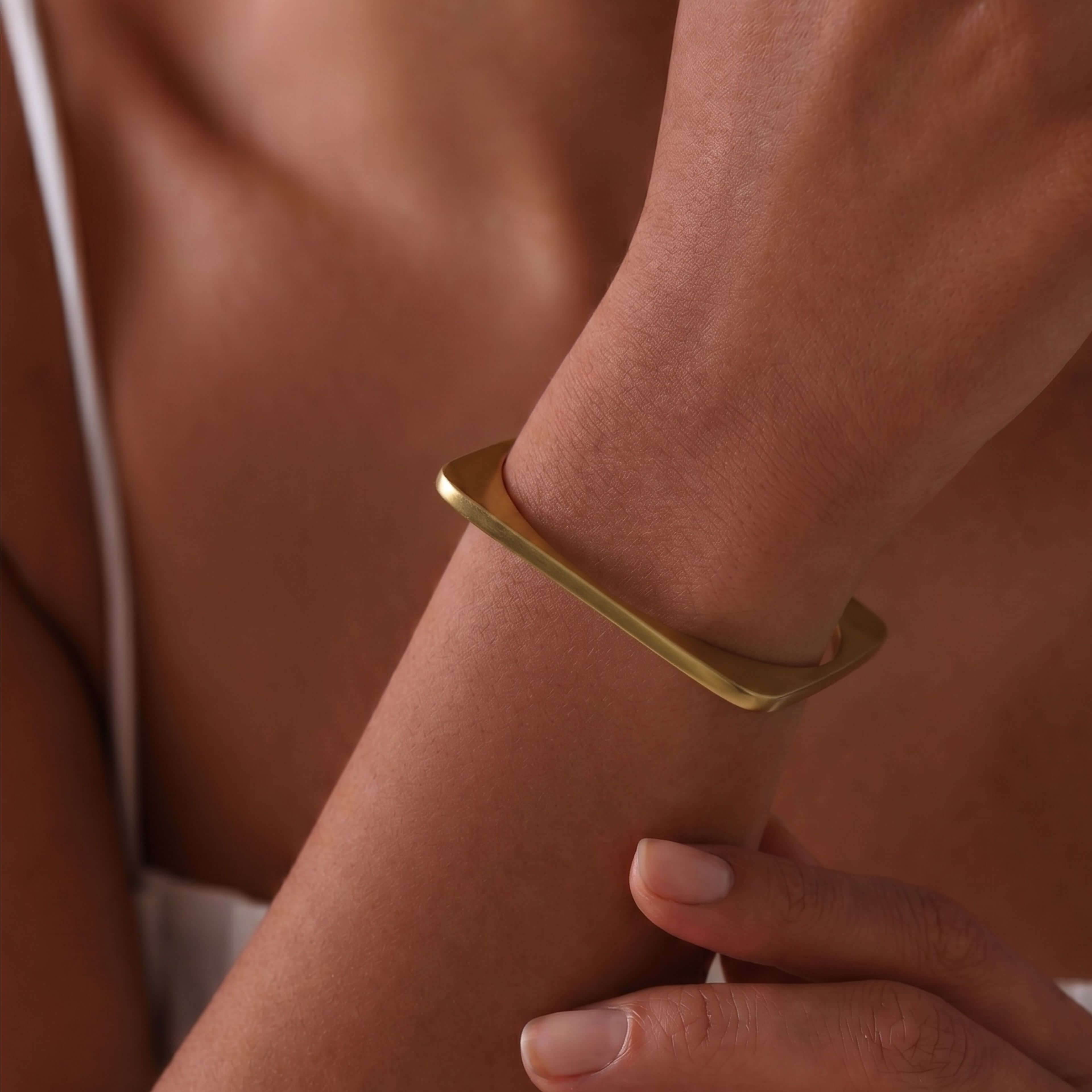 Smooth Brass Square Bracelet – Leo Unisex Handmade Bangle
