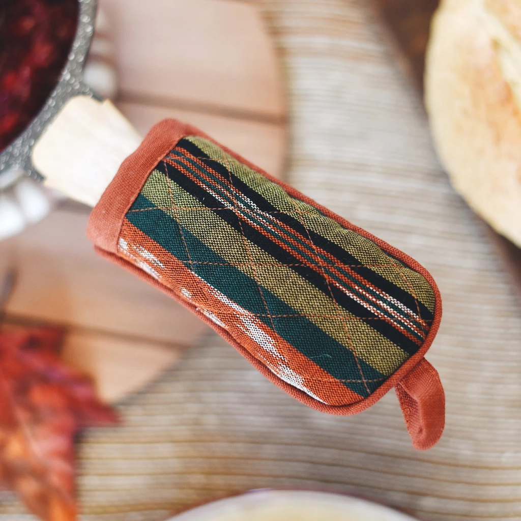 Simple Skillet Handle Holder by Upavim Crafts