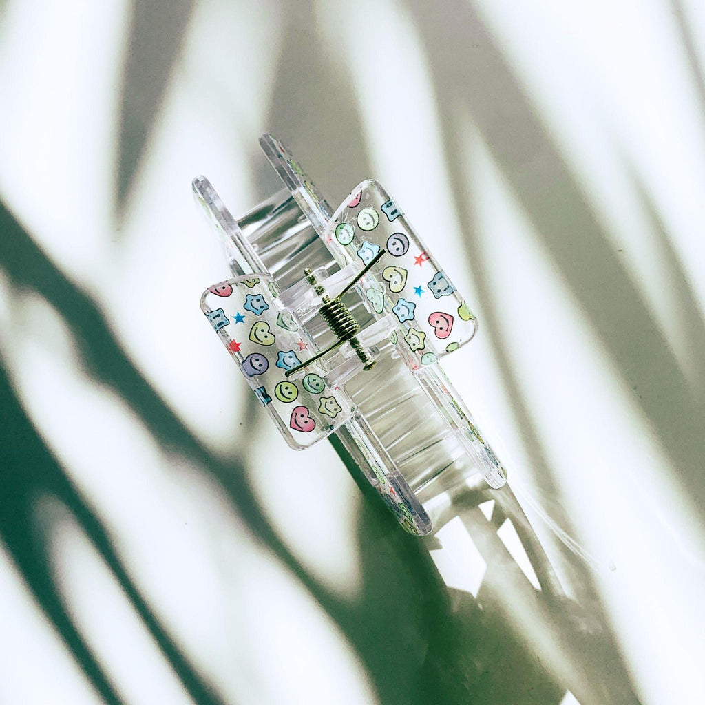 Velvet Claws The Crystal Hair Claw in Kawaii Smile