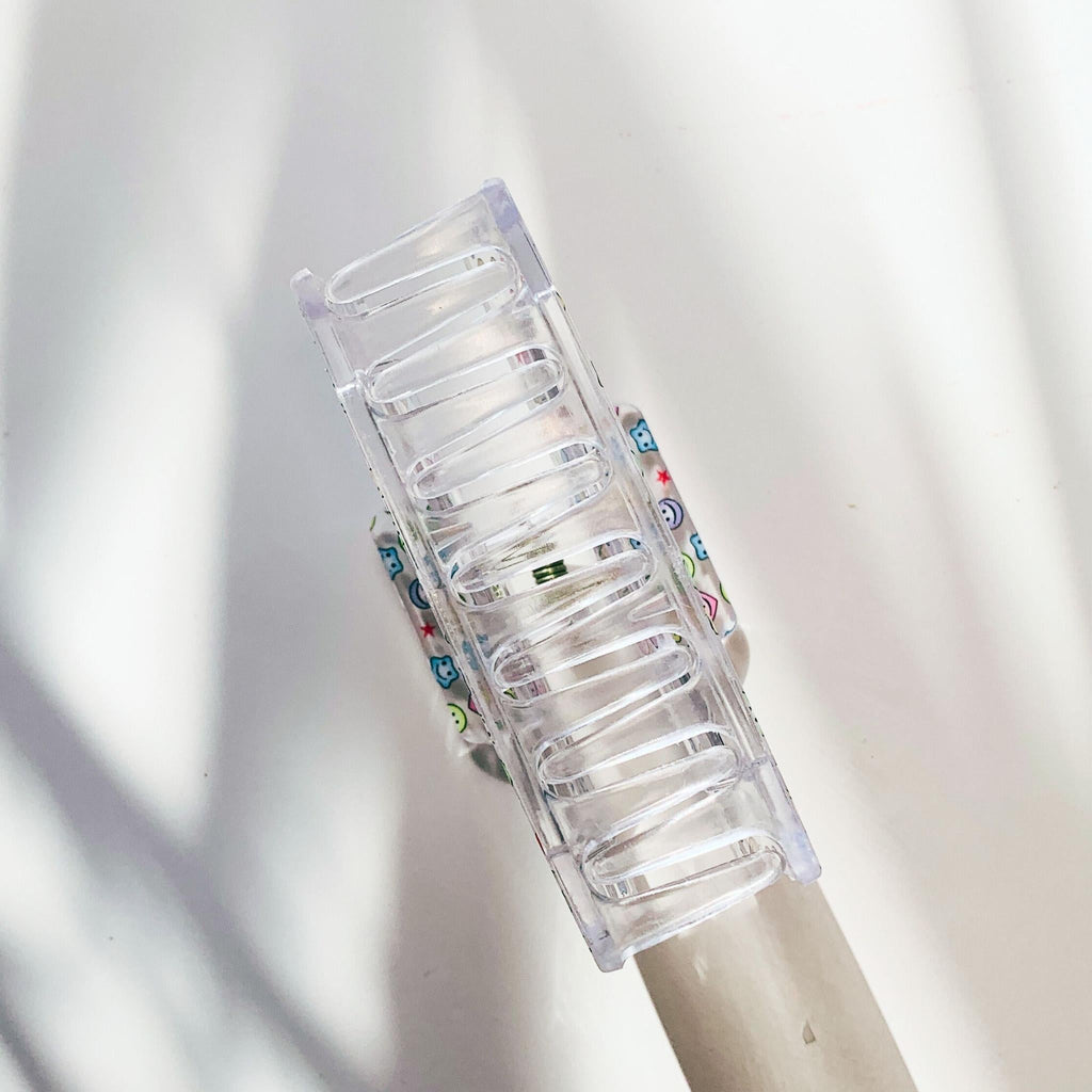 Velvet Claws The Crystal Hair Claw in Kawaii Smile