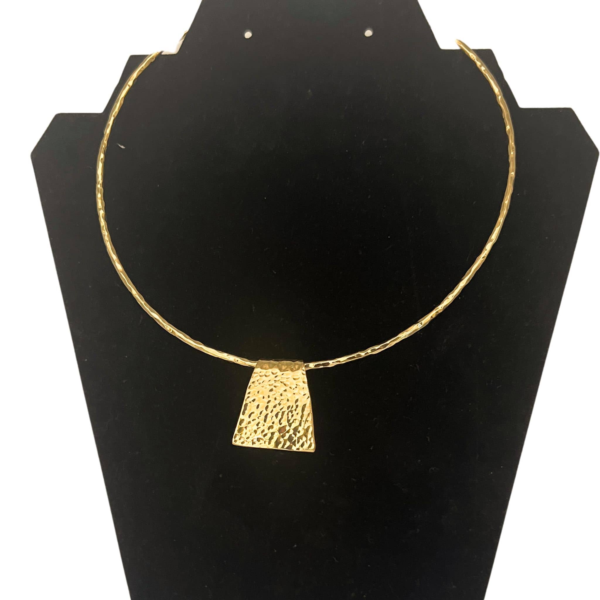 Addis Hammered Choker Necklace with a Rectangular Pendant Choker La Vie Bien Addis Hammered Choker Necklace with a Rectangular Pendant