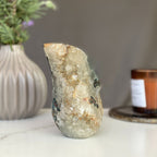 Agate flame, decor with crystals Amethyst Geodes La Vie Bien Agate flame, decor with crystals