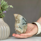 Agate flame, decor with crystals Amethyst Geodes La Vie Bien Agate flame, decor with crystals