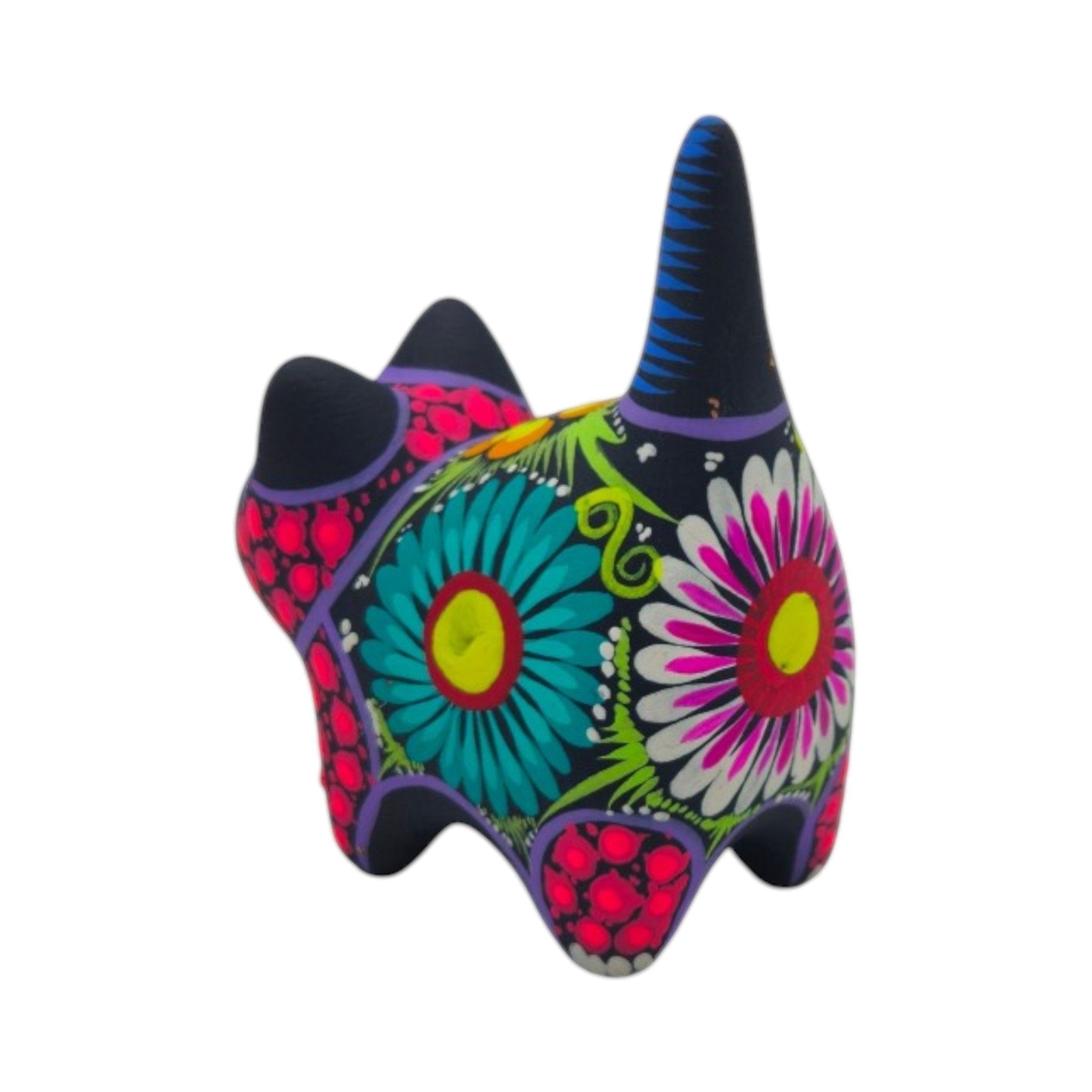 Alebrije Cat Figurine | Hand-Painted Ceramic Artwork Talavera Figurine La Vie Bien Alebrije Cat Figurine | Hand-Painted Ceramic Artwork