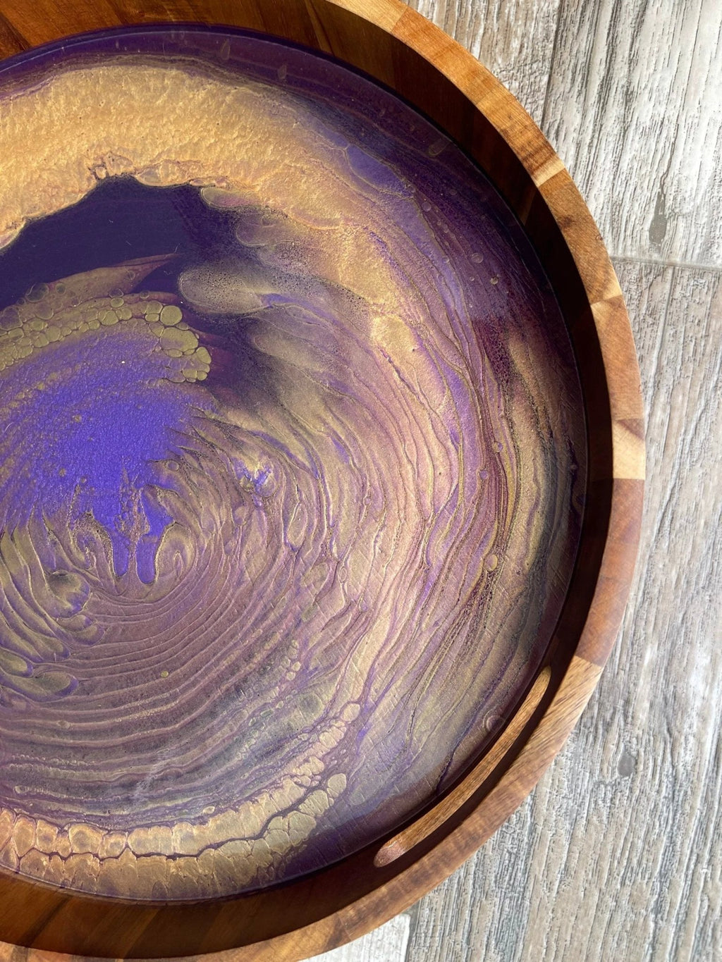Amethyst City Medium Round Acacia Wood Tray