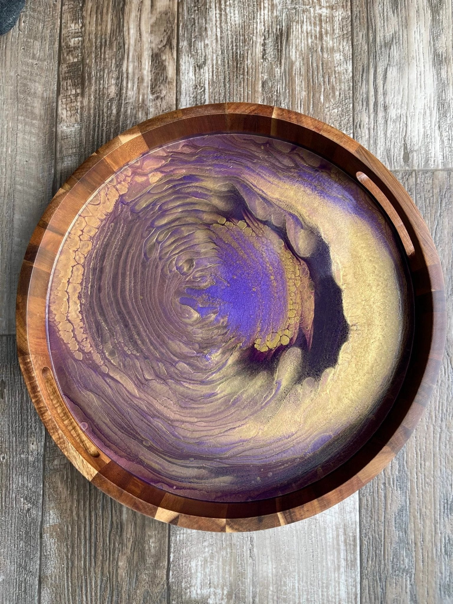 Amethyst City Medium Round Acacia Wood Tray