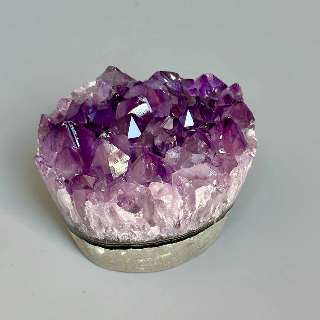 Amethyst Cupcake, A quality cupcake - shaped amethyst with agate banded, Everlast Christmas Gift, Funny Geode Crystal La Vie Bien Amethyst Cupcake, A quality cupcake - shaped amethyst with agate banded, Everlast Christmas Gift, Funny Geode Crystal