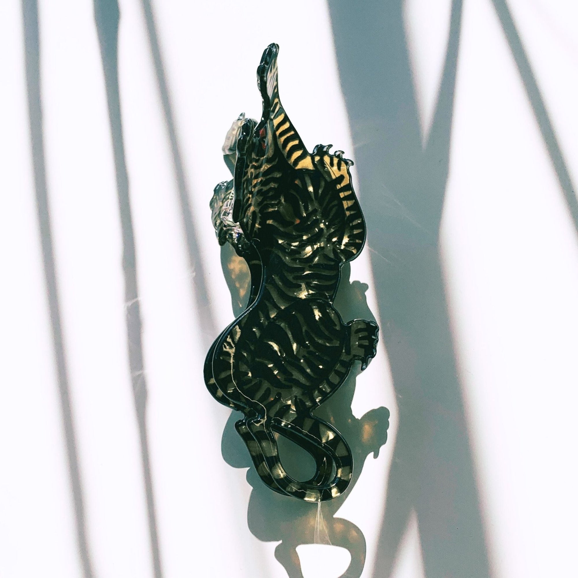 "Attack" Style Tiger Hair Clip | Claw Clip in Velvet Travel Bag