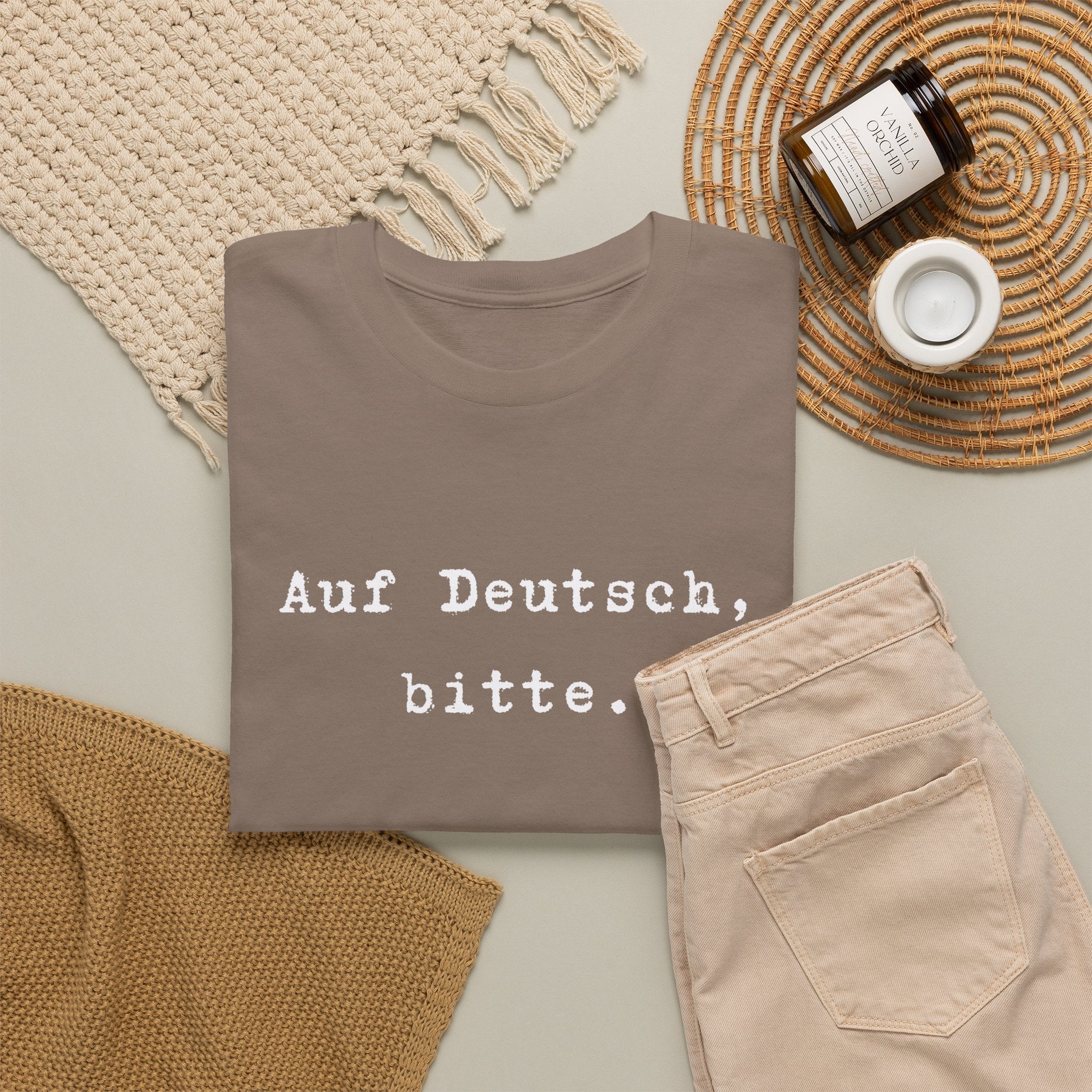 Auf Deutsch, bitte. German Language Tee Shirt, unisex top for German speakers T-Shirt La Vie Bien Auf Deutsch, bitte. German Language Tee Shirt, unisex top for German speakers