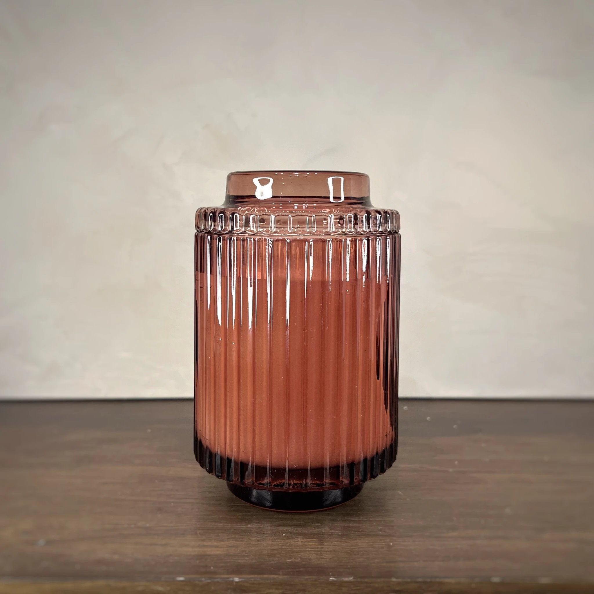 Aurélie Reeded Glass Candle: Santal Rosé - (M)
