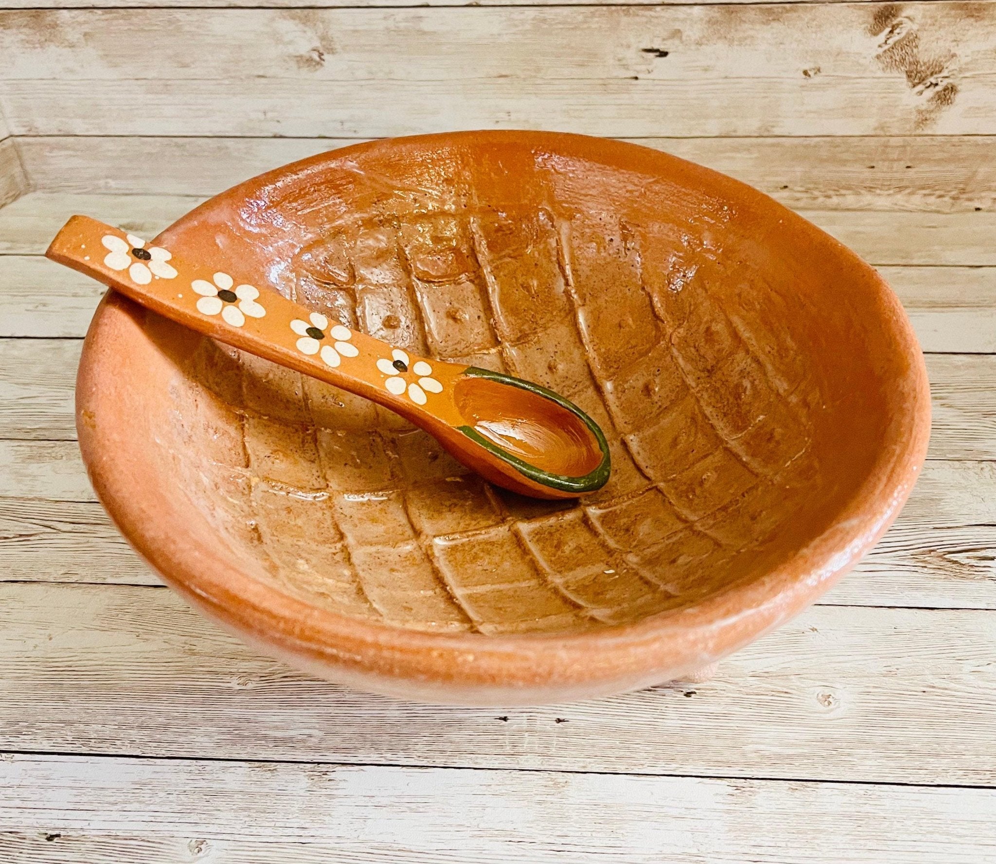 Authentic Mexican Molcajete with Spoon Molcajete Mexicano de Barro con Cuchara La Vie Bien Authentic Mexican Molcajete with Spoon Molcajete Mexicano de Barro con Cuchara