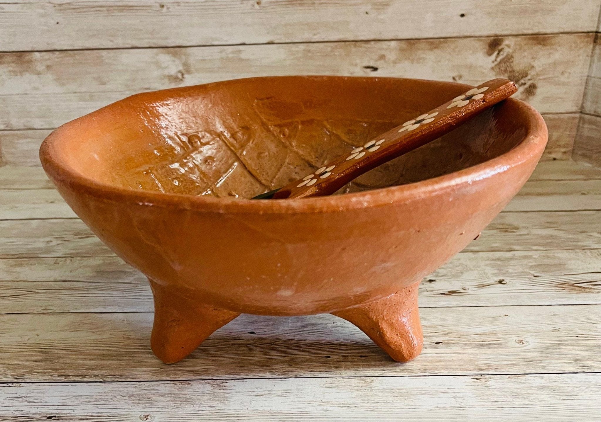 Authentic Mexican Molcajete with Spoon Molcajete Mexicano de Barro con Cuchara La Vie Bien Authentic Mexican Molcajete with Spoon Molcajete Mexicano de Barro con Cuchara