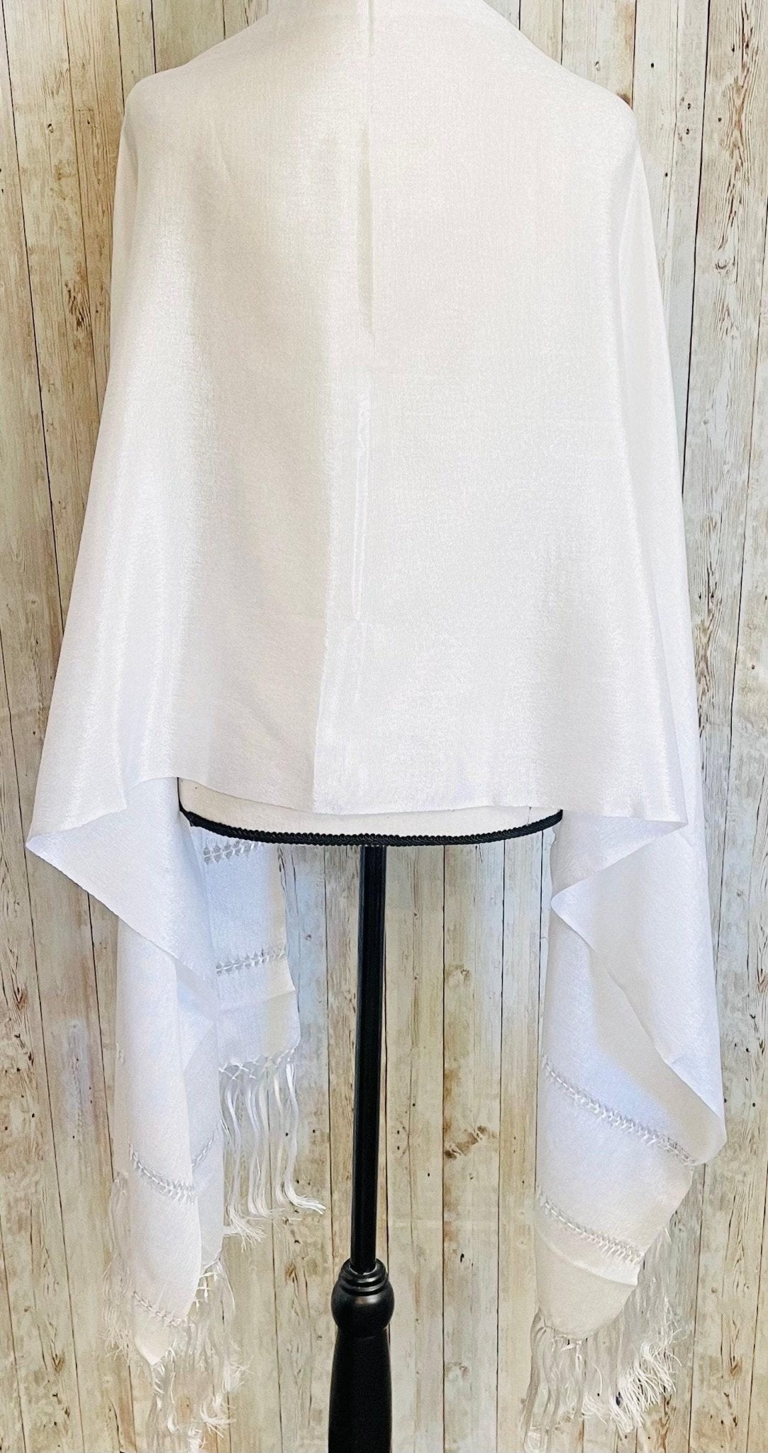 Authentic Mexican Silk Wrap Shawl Reboso Mexicano De Artiseda La Vie Bien Authentic Mexican Silk Wrap Shawl Reboso Mexicano De Artiseda