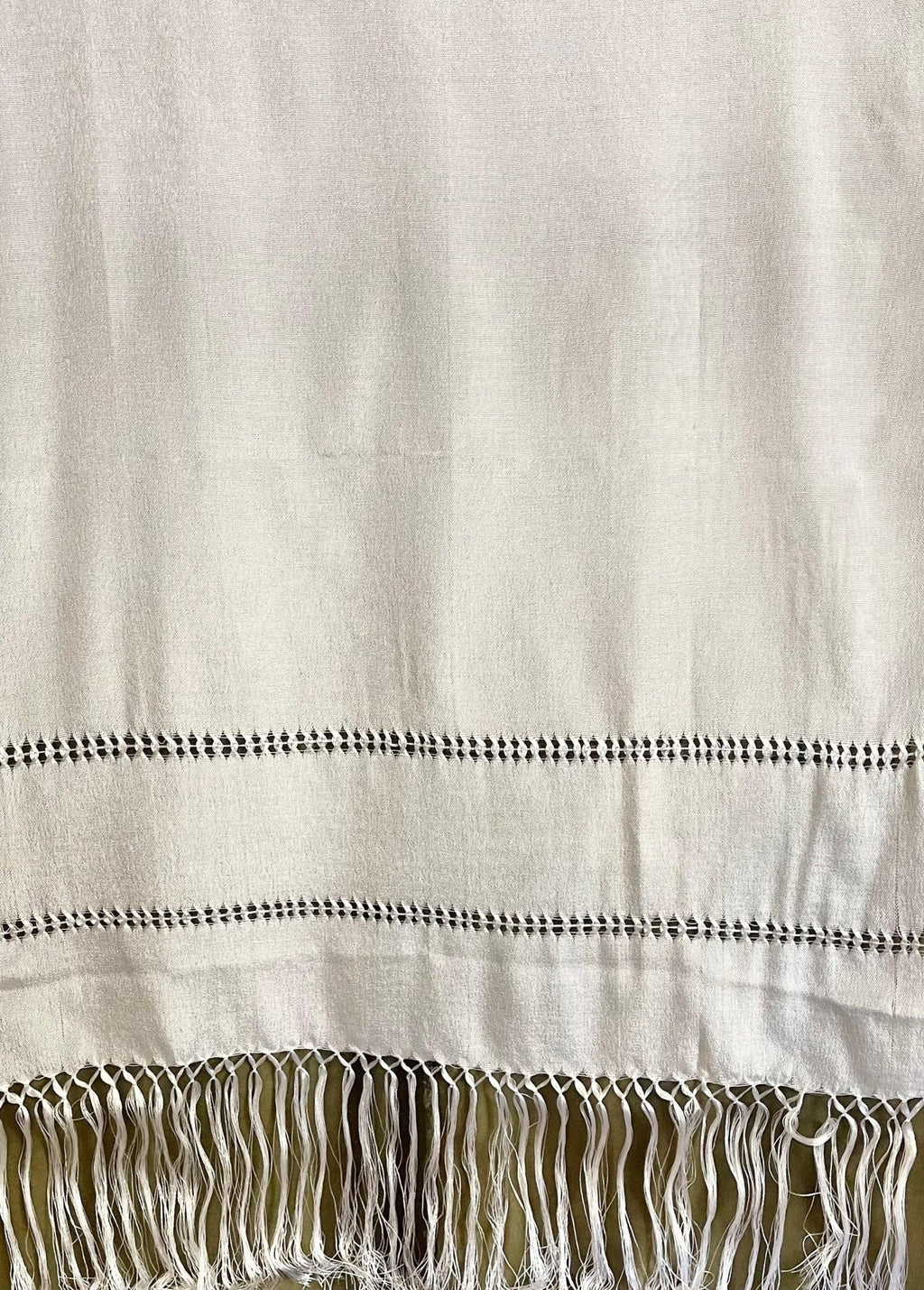 Authentic Mexican Silk Wrap Shawl Reboso Mexicano De Artiseda La Vie Bien Authentic Mexican Silk Wrap Shawl Reboso Mexicano De Artiseda