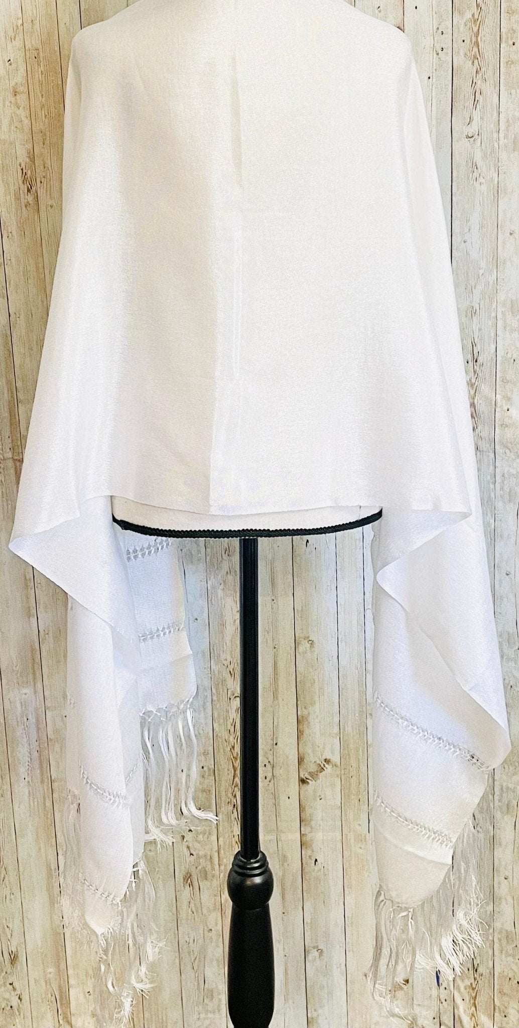 Authentic Mexican Silk Wrap Shawl Reboso Mexicano De Artiseda La Vie Bien Authentic Mexican Silk Wrap Shawl Reboso Mexicano De Artiseda