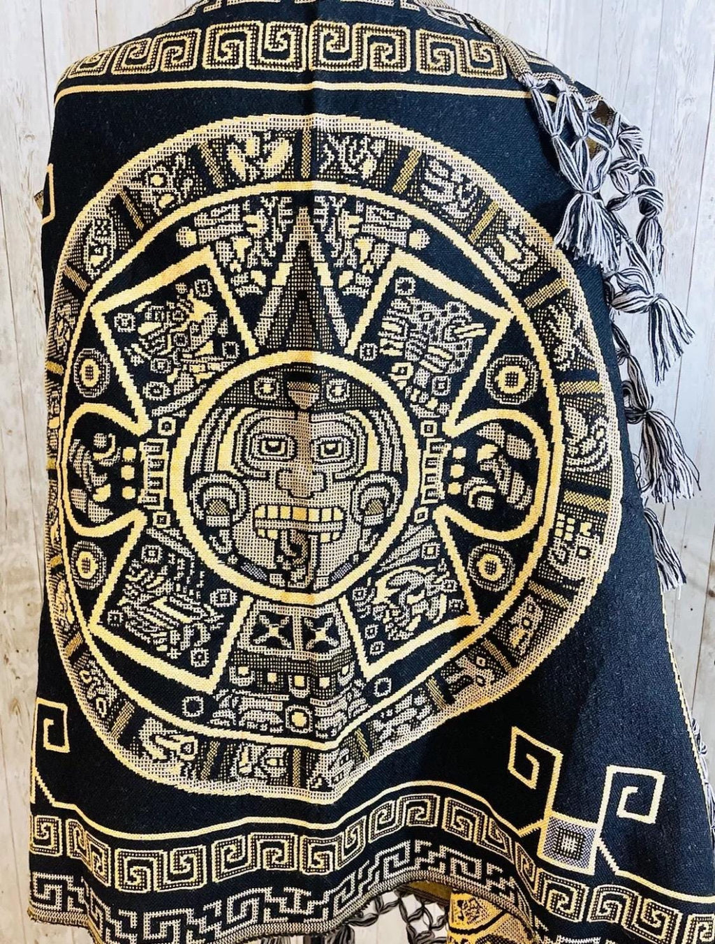 Aztec Calendar Mexican Shawl Wrap Reboso Artesanales Capas Pashima de Calendario Azteca La Vie Bien Aztec Calendar Mexican Shawl Wrap Reboso Artesanales Capas Pashima de Calendario Azteca