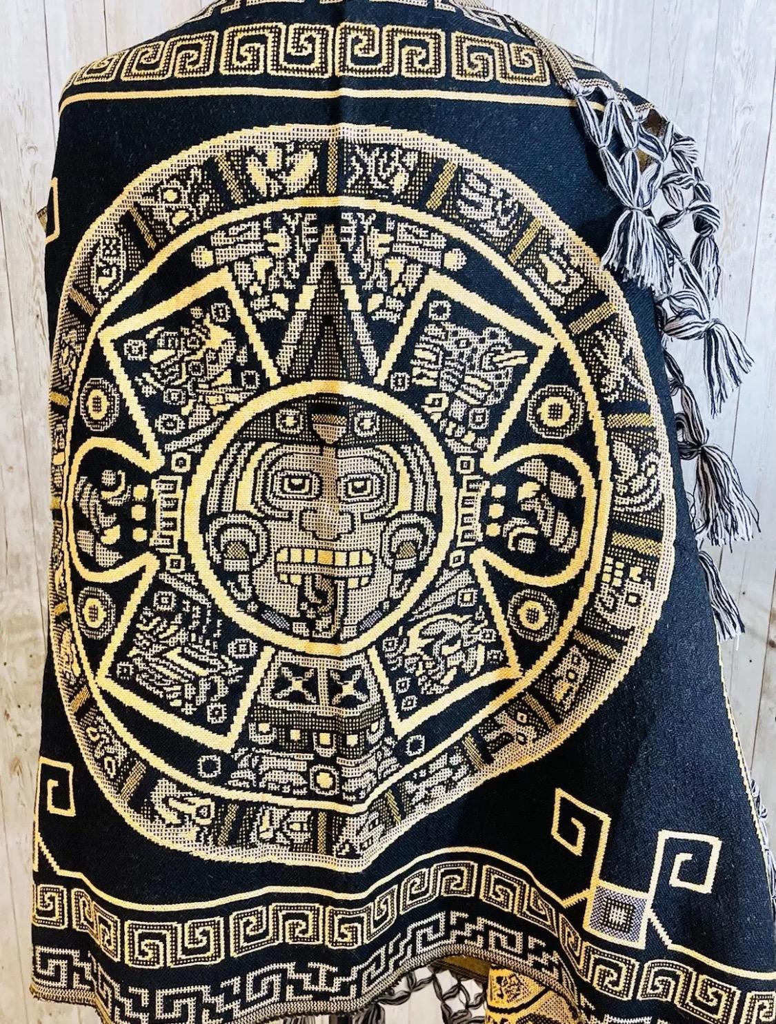 Aztec Calendar Mexican Shawl Wrap Reboso Artesanales Capas Pashima de Calendario Azteca La Vie Bien Aztec Calendar Mexican Shawl Wrap Reboso Artesanales Capas Pashima de Calendario Azteca