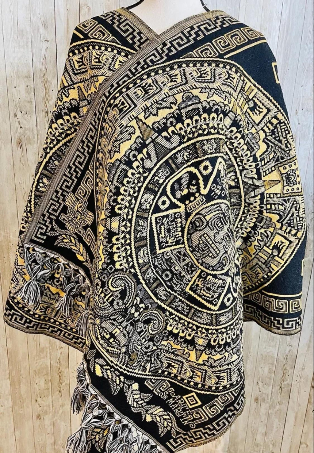 Aztec Calendar Mexican Shawl Wrap Reboso Artesanales Capas Pashima de Calendario Azteca La Vie Bien Aztec Calendar Mexican Shawl Wrap Reboso Artesanales Capas Pashima de Calendario Azteca