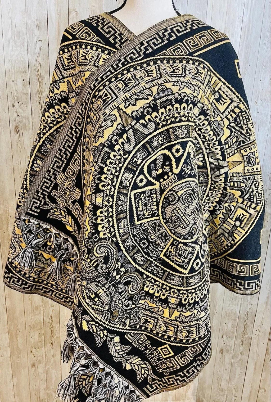 Aztec Calendar Mexican Shawl Wrap Reboso Artesanales Capas Pashima de Calendario Azteca La Vie Bien Aztec Calendar Mexican Shawl Wrap Reboso Artesanales Capas Pashima de Calendario Azteca