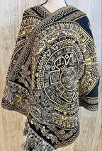 Aztec Calendar Mexican Shawl Wrap Reboso Artesanales Capas Pashima de Calendario Azteca La Vie Bien Aztec Calendar Mexican Shawl Wrap Reboso Artesanales Capas Pashima de Calendario Azteca