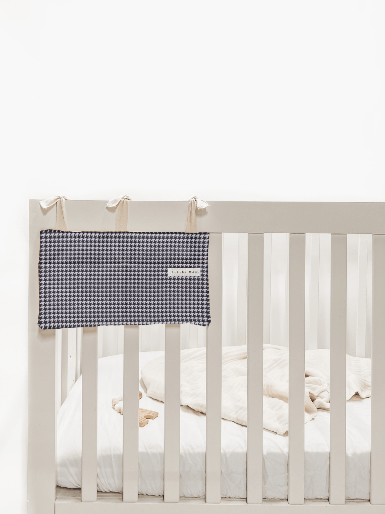 Baby Crib Diaper Caddy Storage Organizer Nursery Room Baby Crib Storage La Vie Bien Baby Crib Diaper Caddy Storage Organizer Nursery Room