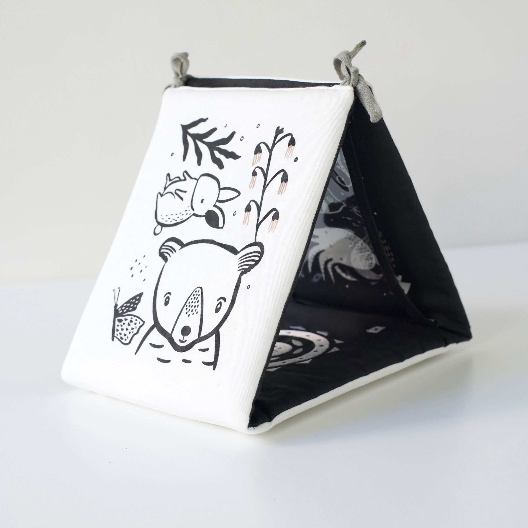 Baby Tummy Time Gallery with Mirror Bundle Gift Sets La Vie Bien Baby Tummy Time Gallery with Mirror Bundle