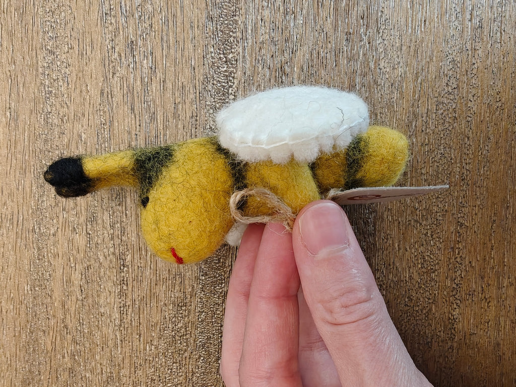 Bee handmade felt Finger Puppet - Sensory Play for kids - Magic Meadow collection La Vie Bien Bee handmade felt Finger Puppet - Sensory Play for kids - Magic Meadow collection