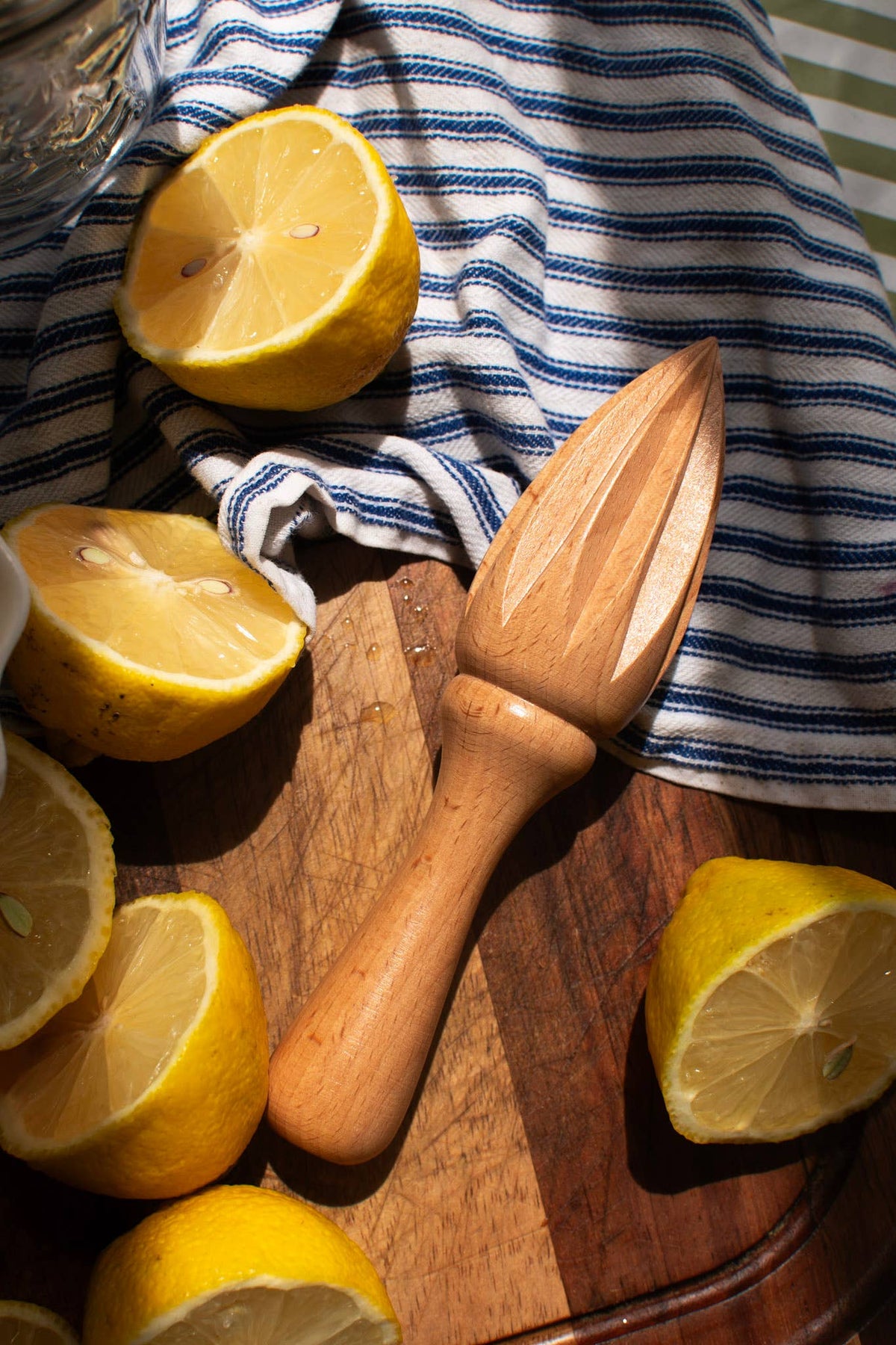 Beech Wood Citrus Juicer | Plastic-Free Manual Juicer | Compostable Kitchen Tool La Vie Bien Beech Wood Citrus Juicer | Plastic-Free Manual Juicer | Compostable Kitchen Tool