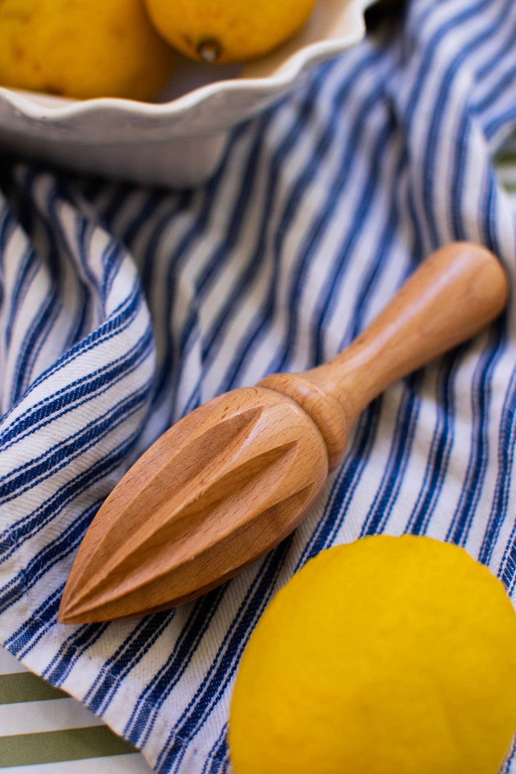 Beech Wood Citrus Juicer | Plastic-Free Manual Juicer | Compostable Kitchen Tool La Vie Bien Beech Wood Citrus Juicer | Plastic-Free Manual Juicer | Compostable Kitchen Tool