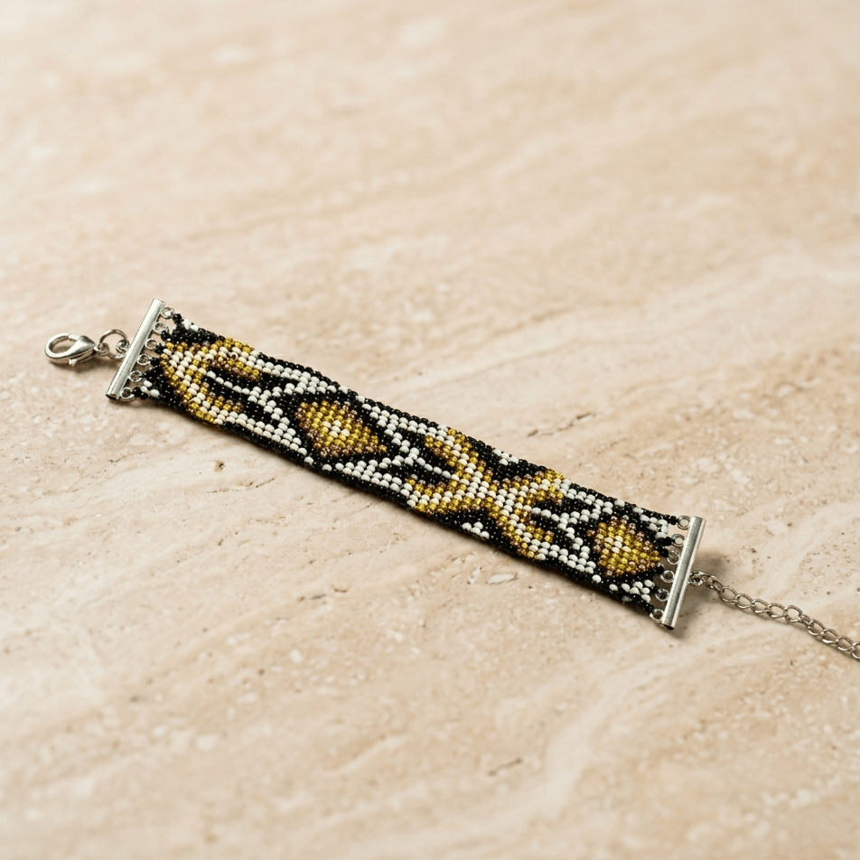 Bella Seed Bead Adjustable Closure Bracelet - Guatemala Bracelets La Vie Bien Bella Seed Bead Adjustable Closure Bracelet - Guatemala