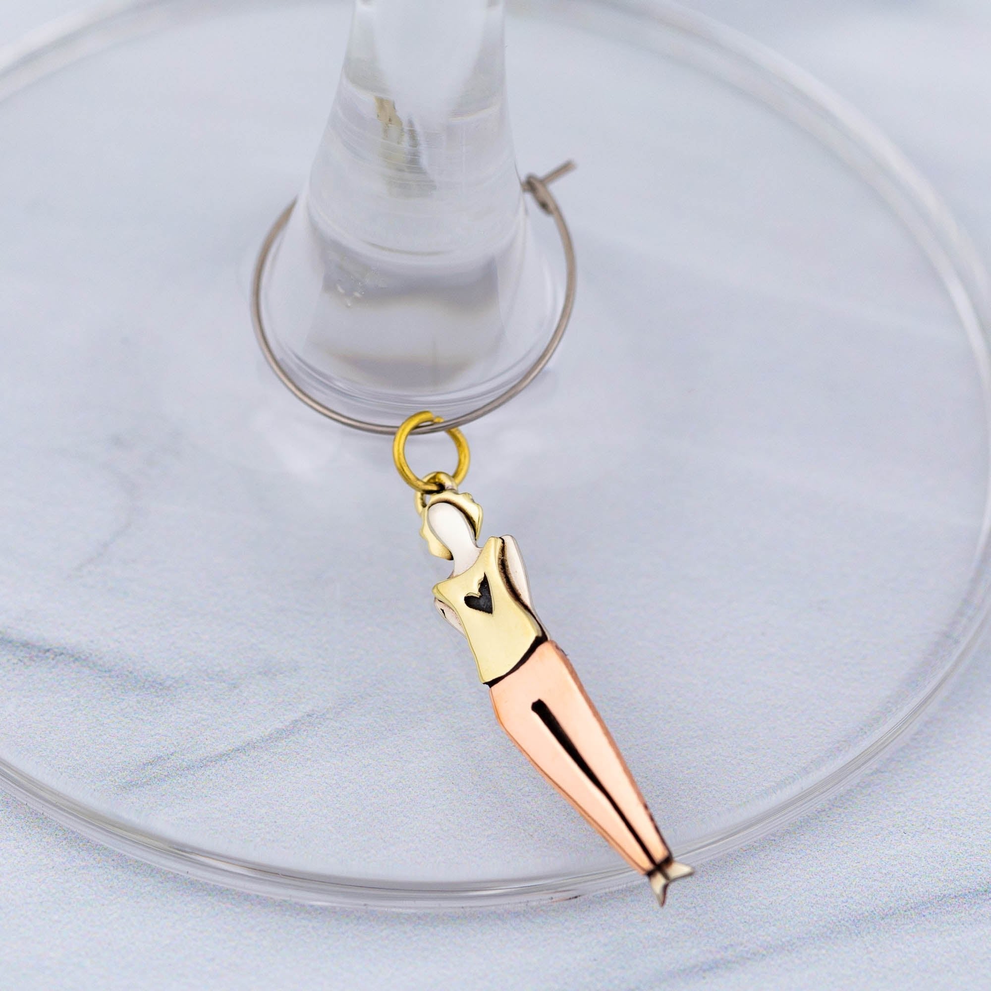 Between Sisters Wine Charms - Set of 4 Serveware La Vie Bien Between Sisters Wine Charms - Set of 4
