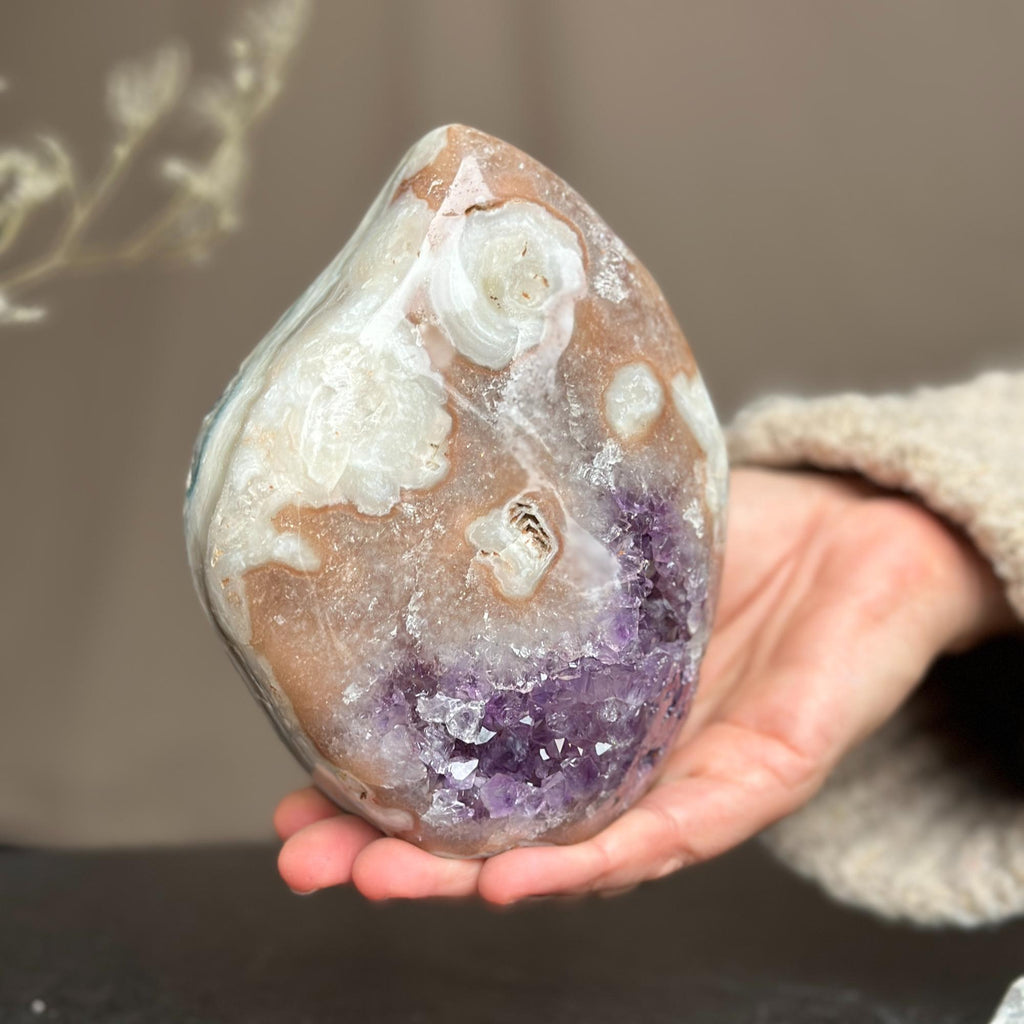 Big amethyst crystal, amethyst stone piece Amethyst Geodes La Vie Bien Big amethyst crystal, amethyst stone piece