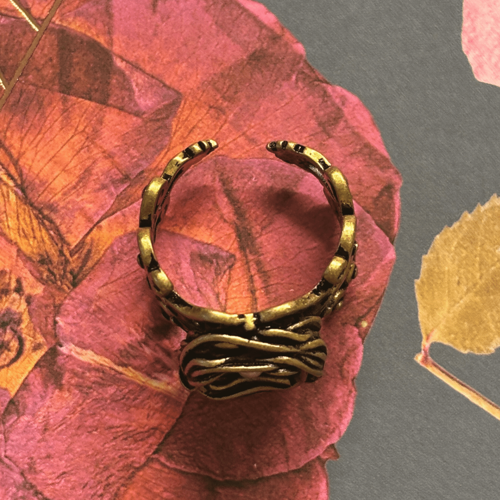 Bird's Nest Ring in Old Gold | Vintage | Adjustable Size