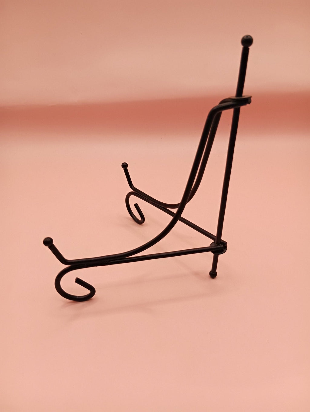 Black Metal Display Easel Accent Decor La Vie Bien Black Metal Display Easel