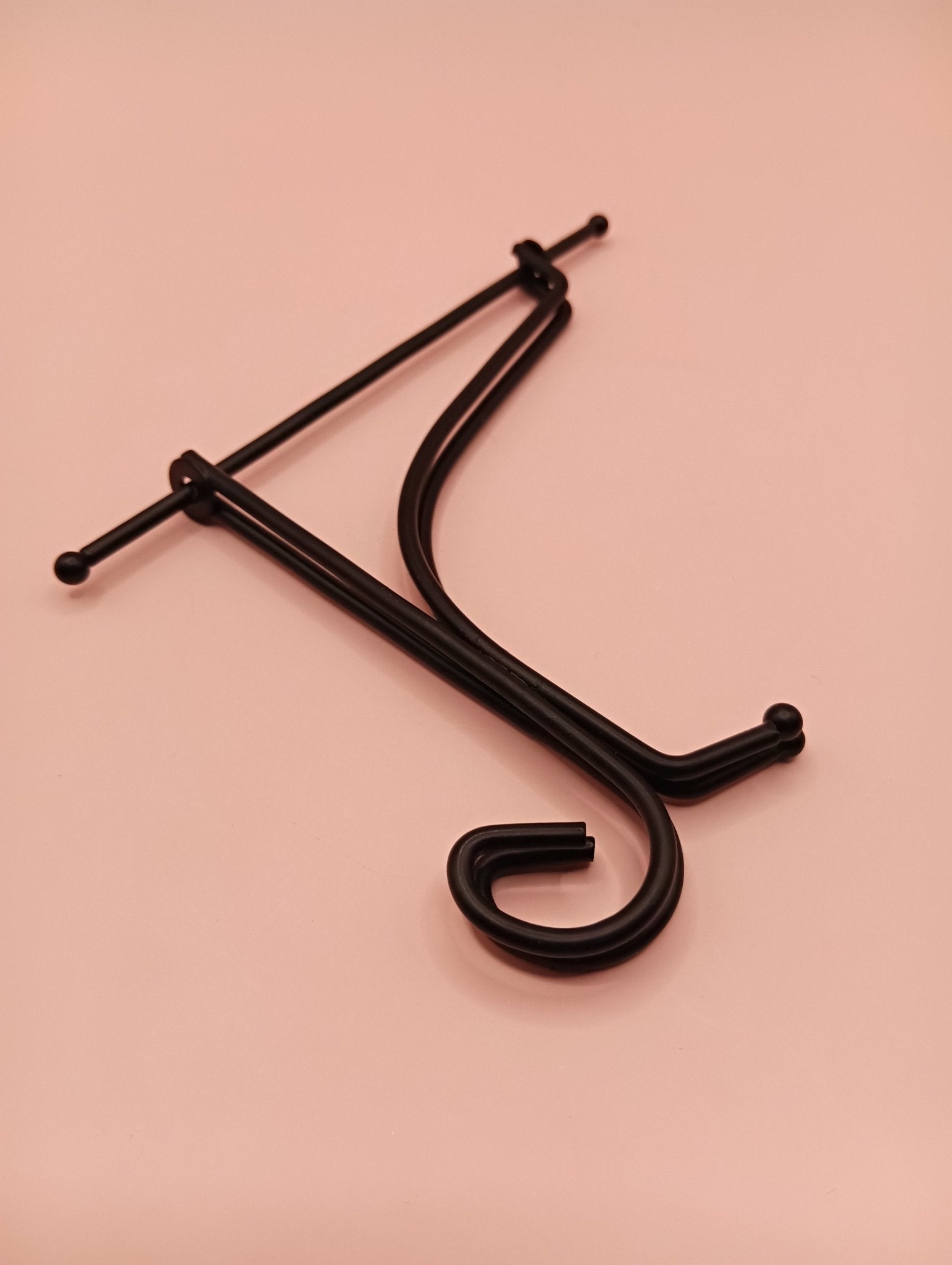 Black Metal Display Easel Accent Decor La Vie Bien Black Metal Display Easel