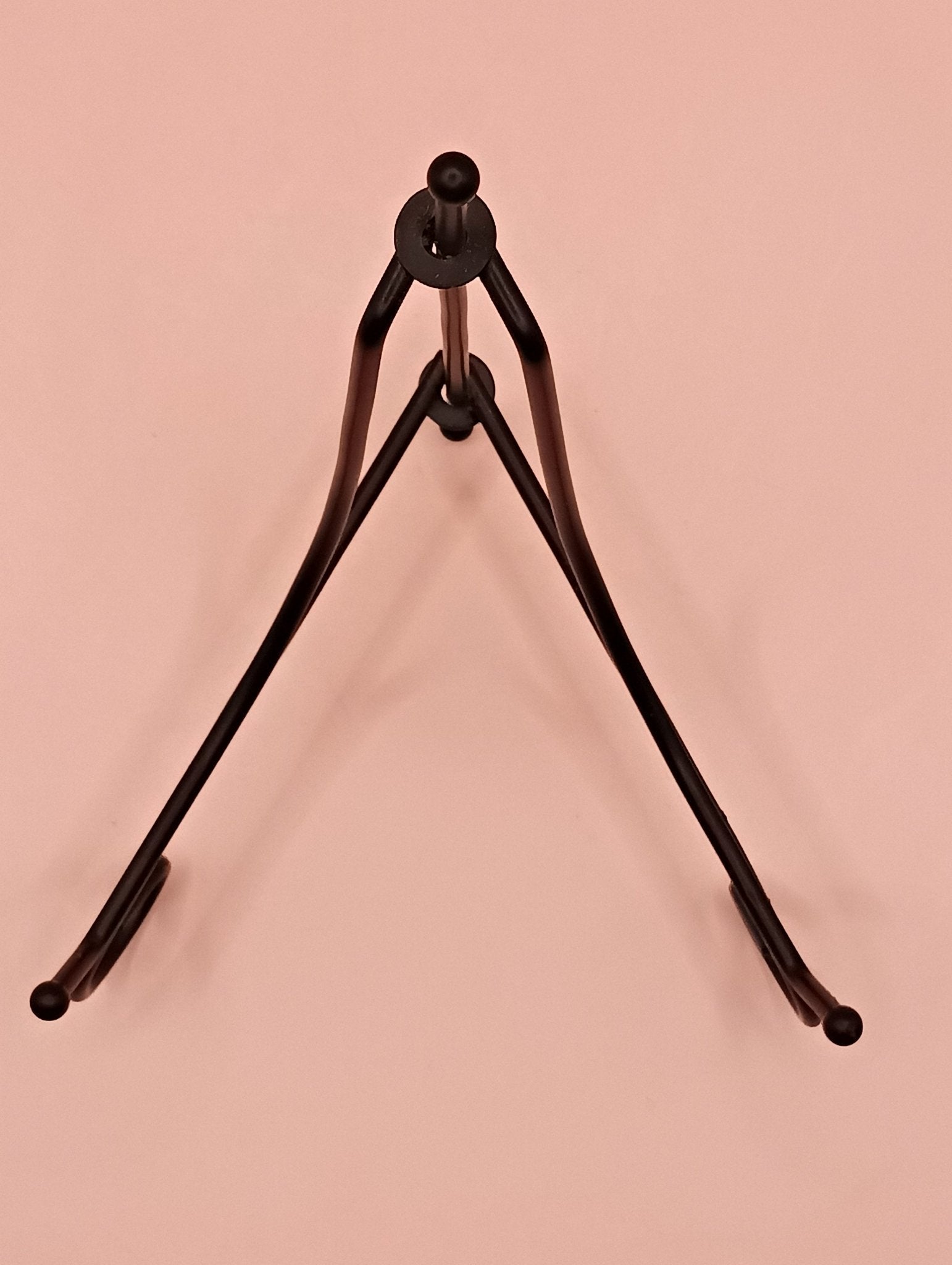 Black Metal Display Easel Accent Decor La Vie Bien Black Metal Display Easel