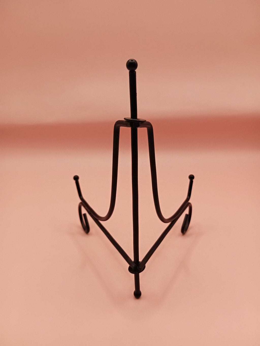 Black Metal Display Easel Accent Decor La Vie Bien Black Metal Display Easel