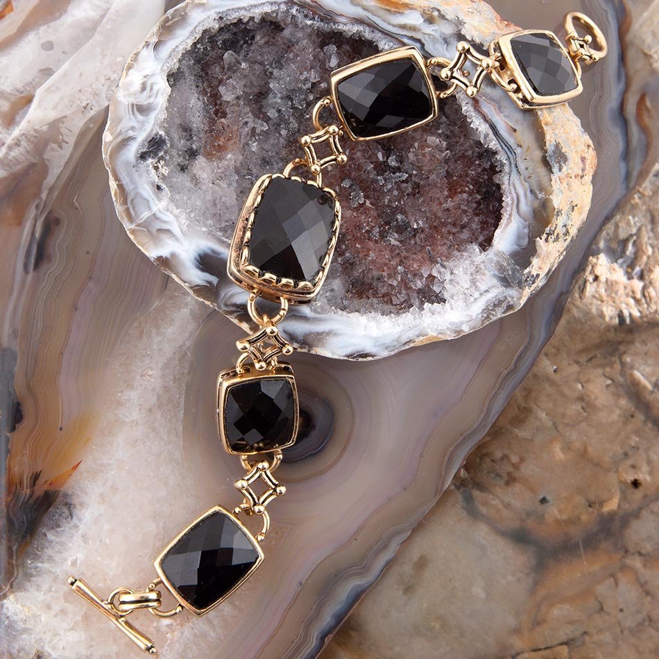 Black Onyx Golden Link Bracelet Bracelets La Vie Bien Black Onyx Golden Link Bracelet