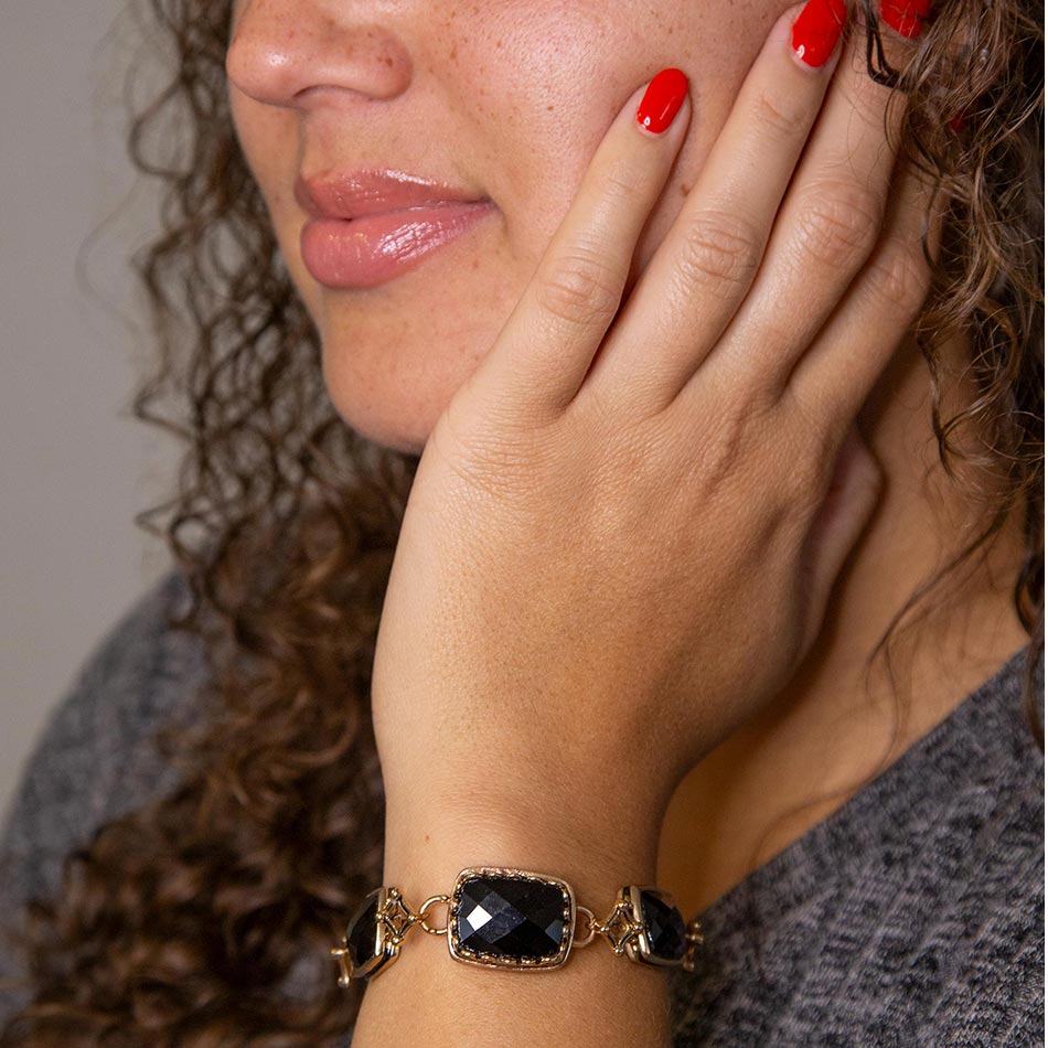 Black Onyx Golden Link Bracelet Bracelets La Vie Bien Black Onyx Golden Link Bracelet