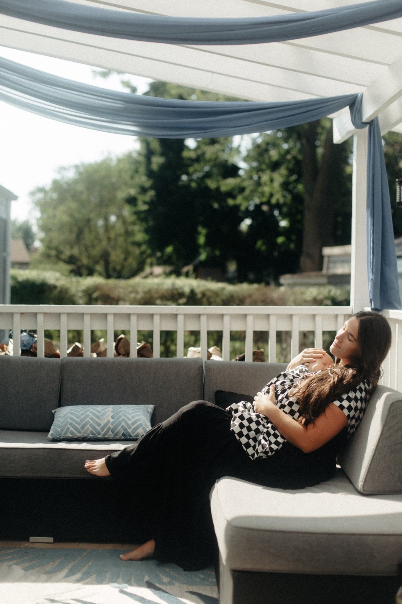 Black Race Ring Sling Carrier La Vie Bien Black Race Ring Sling Carrier