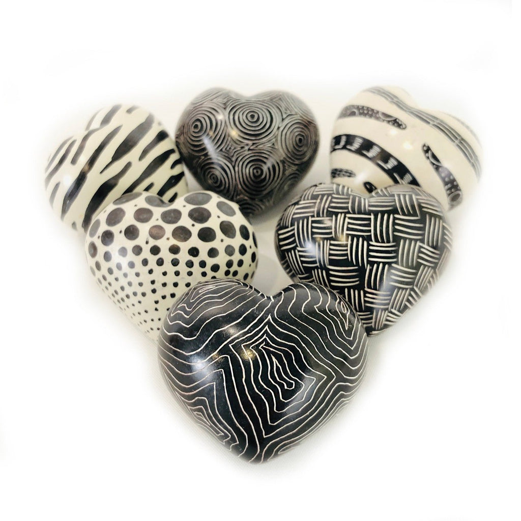 Black + White Graphic Stone Hearts - set of 5 La Vie Bien Black + White Graphic Stone Hearts - set of 5