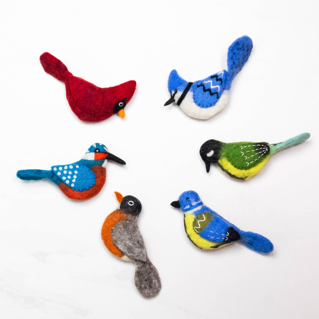 Blue, yellow, green & black bird handmade felt Finger Puppet - Sensory Play for kids - Birds collection La Vie Bien Blue, yellow, green & black bird handmade felt Finger Puppet - Sensory Play for kids - Birds collection