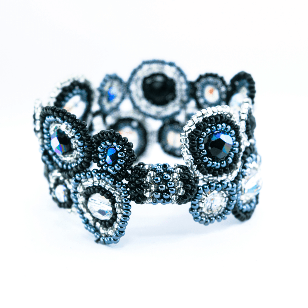 Bola Seed Bead Magnetic Closure Bracelet - Guatemala Bracelets La Vie Bien Bola Seed Bead Magnetic Closure Bracelet - Guatemala