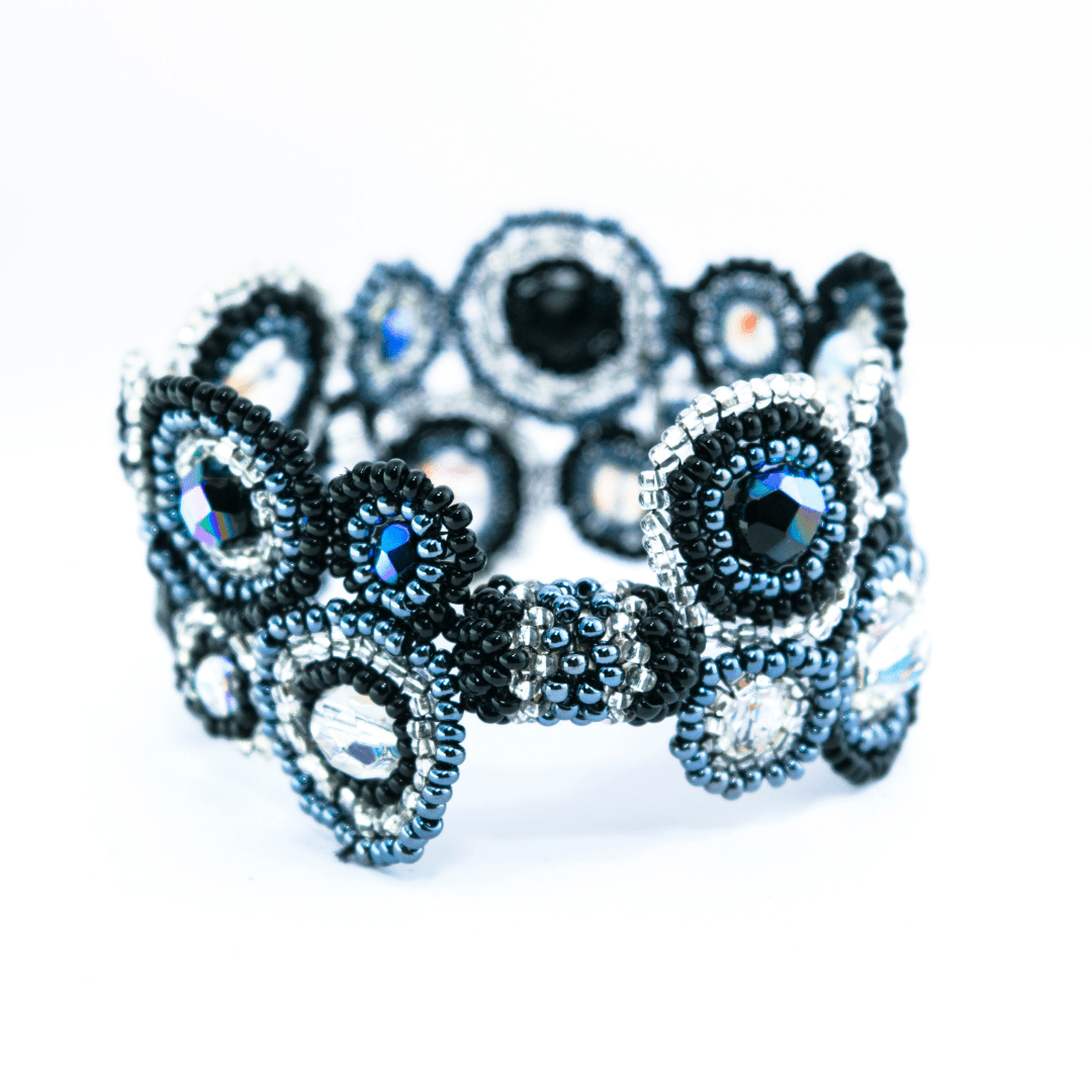 Bola Seed Bead Magnetic Closure Bracelet - Guatemala Bracelets La Vie Bien Bola Seed Bead Magnetic Closure Bracelet - Guatemala