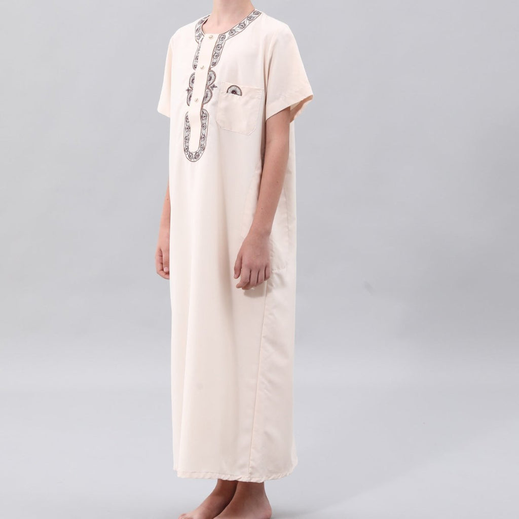 Boys' Embroidered Thobe with Chest Pocket(MKB026) La Vie Bien Boys' Embroidered Thobe with Chest Pocket(MKB026)