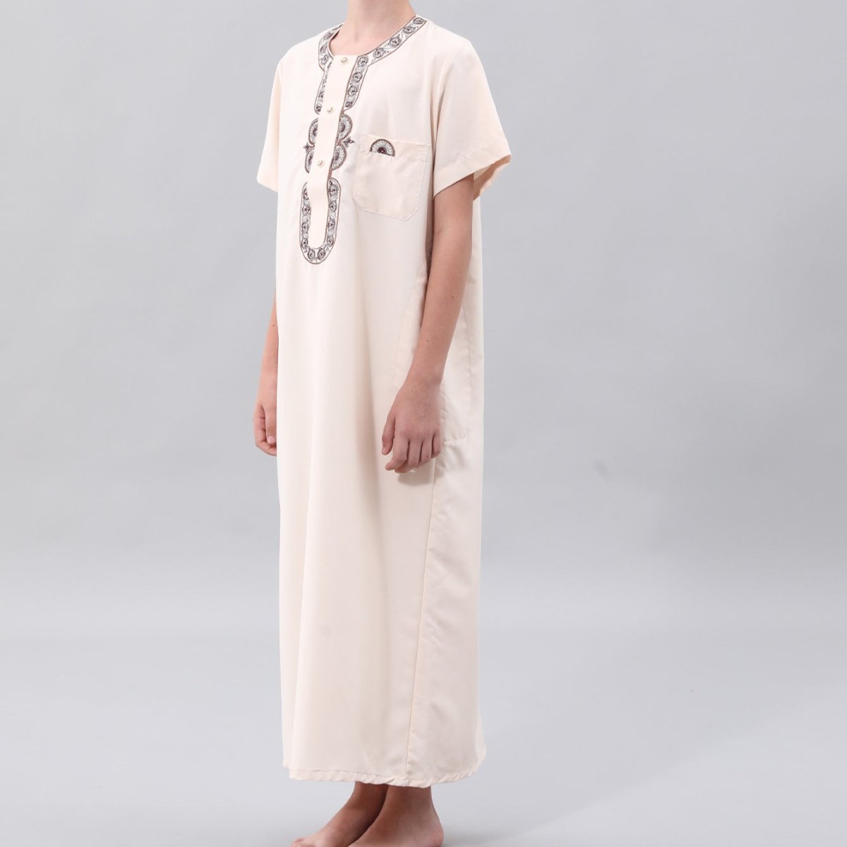 Boys' Embroidered Thobe with Chest Pocket(MKB026) La Vie Bien Boys' Embroidered Thobe with Chest Pocket(MKB026)