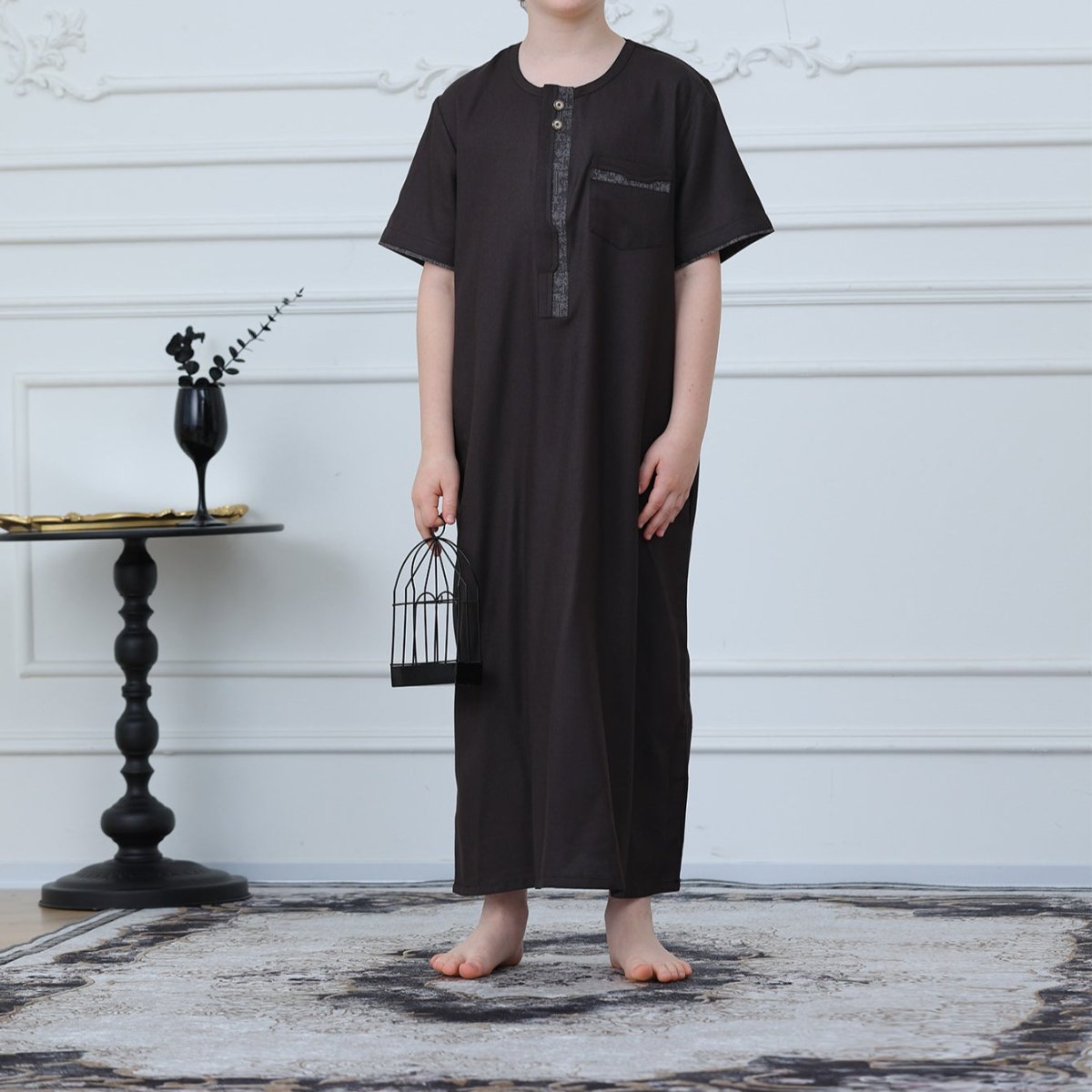 Boys' Embroidered Thobe with Zipper & Pockets(MKB028) La Vie Bien Boys' Embroidered Thobe with Zipper & Pockets(MKB028)