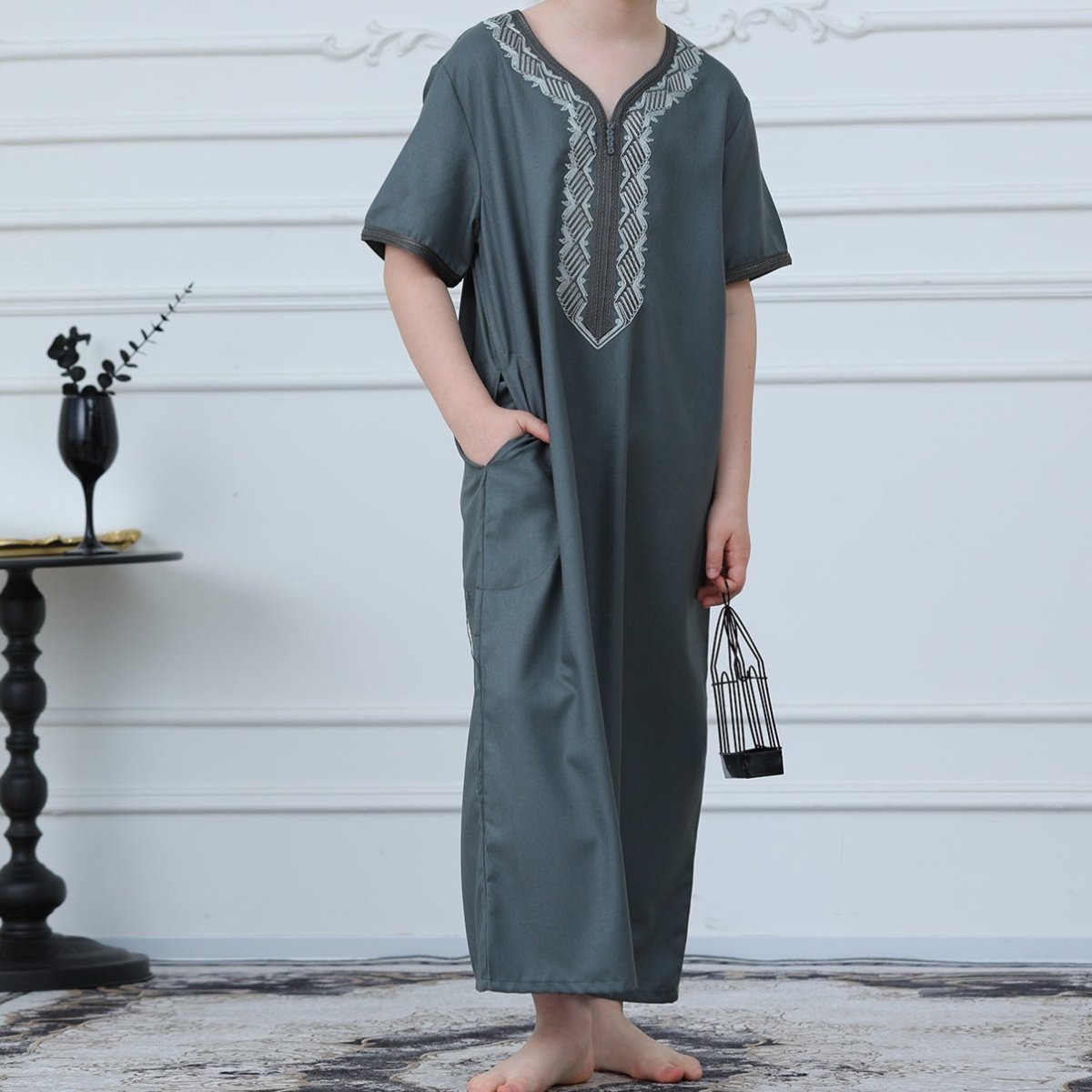 Boys Embroidered Zip-Front Thobe(MKB012) La Vie Bien Boys Embroidered Zip-Front Thobe(MKB012)