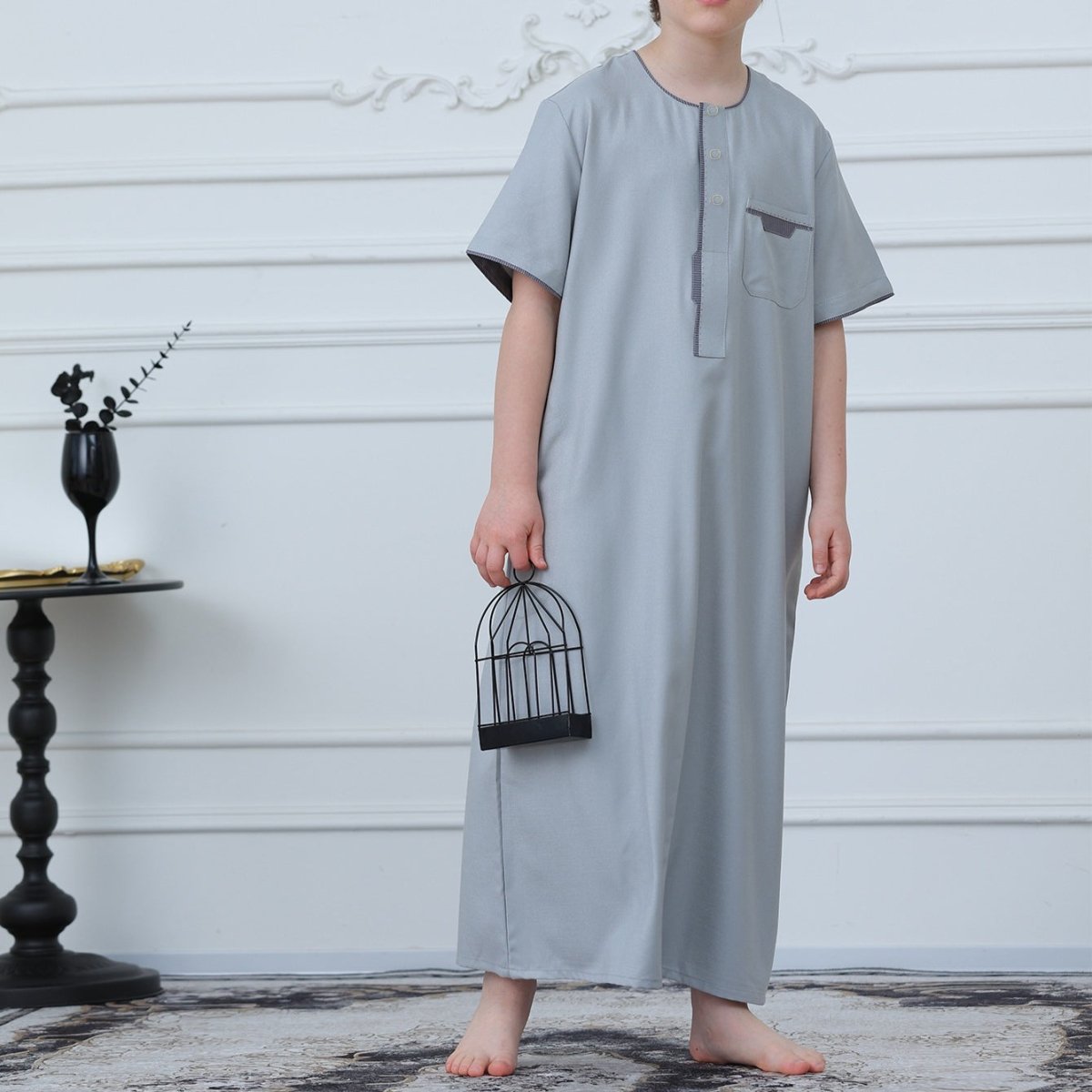 Boys' Thobe with Contrast Stitching & Pockets(MKB033) La Vie Bien Boys' Thobe with Contrast Stitching & Pockets(MKB033)
