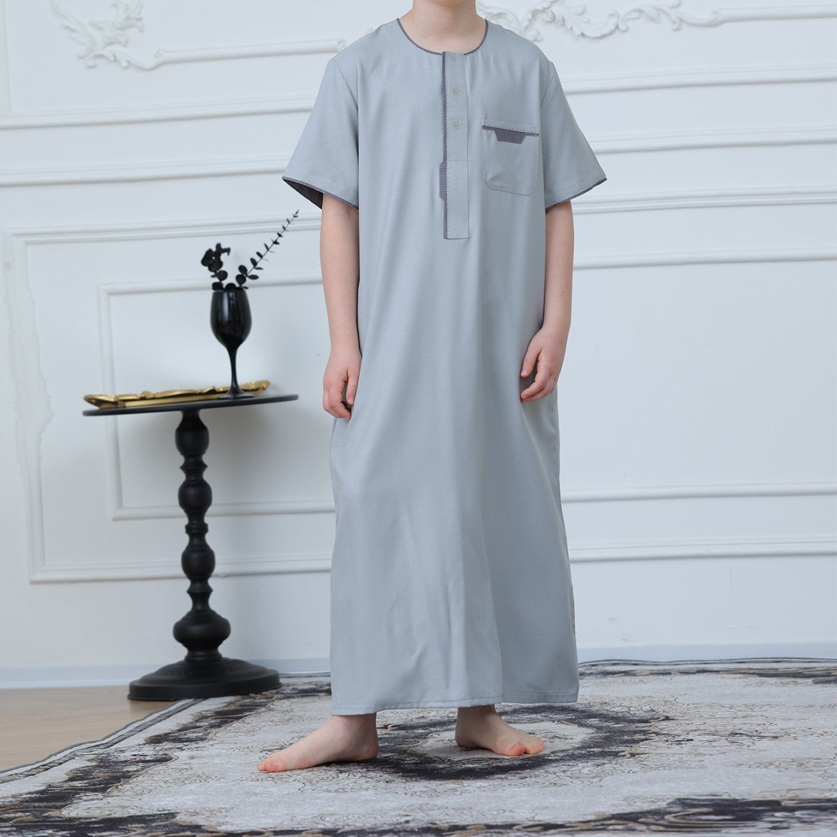 Boys' Thobe with Contrast Stitching & Pockets(MKB033) La Vie Bien Boys' Thobe with Contrast Stitching & Pockets(MKB033)